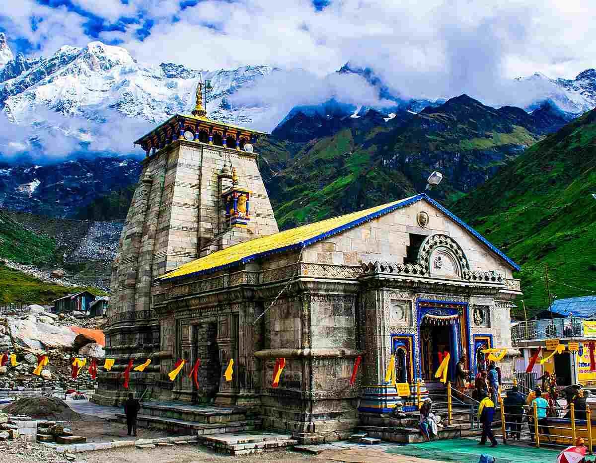 Kedarnath Temple nestled in the snow-clad Himalayas of Uttarakhand, one of the 12 sacred Jyotirlingas of Lord Shiva