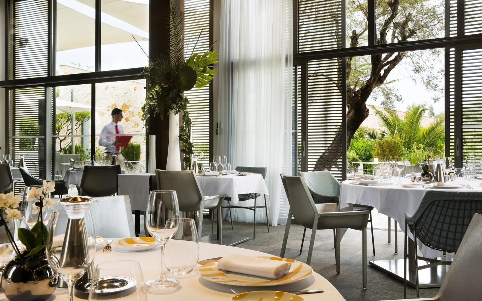 Luxury restaurant with valet parking service in Saint Tropez French Riviera