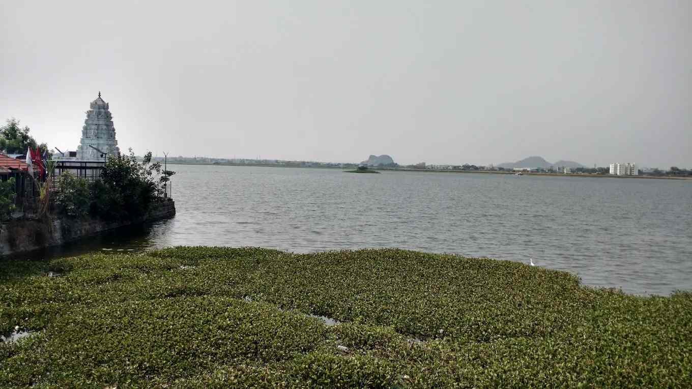 Scenic view of Bhadrakali Lake beside Bhadrakali Temple in Warangal, Telangana.
